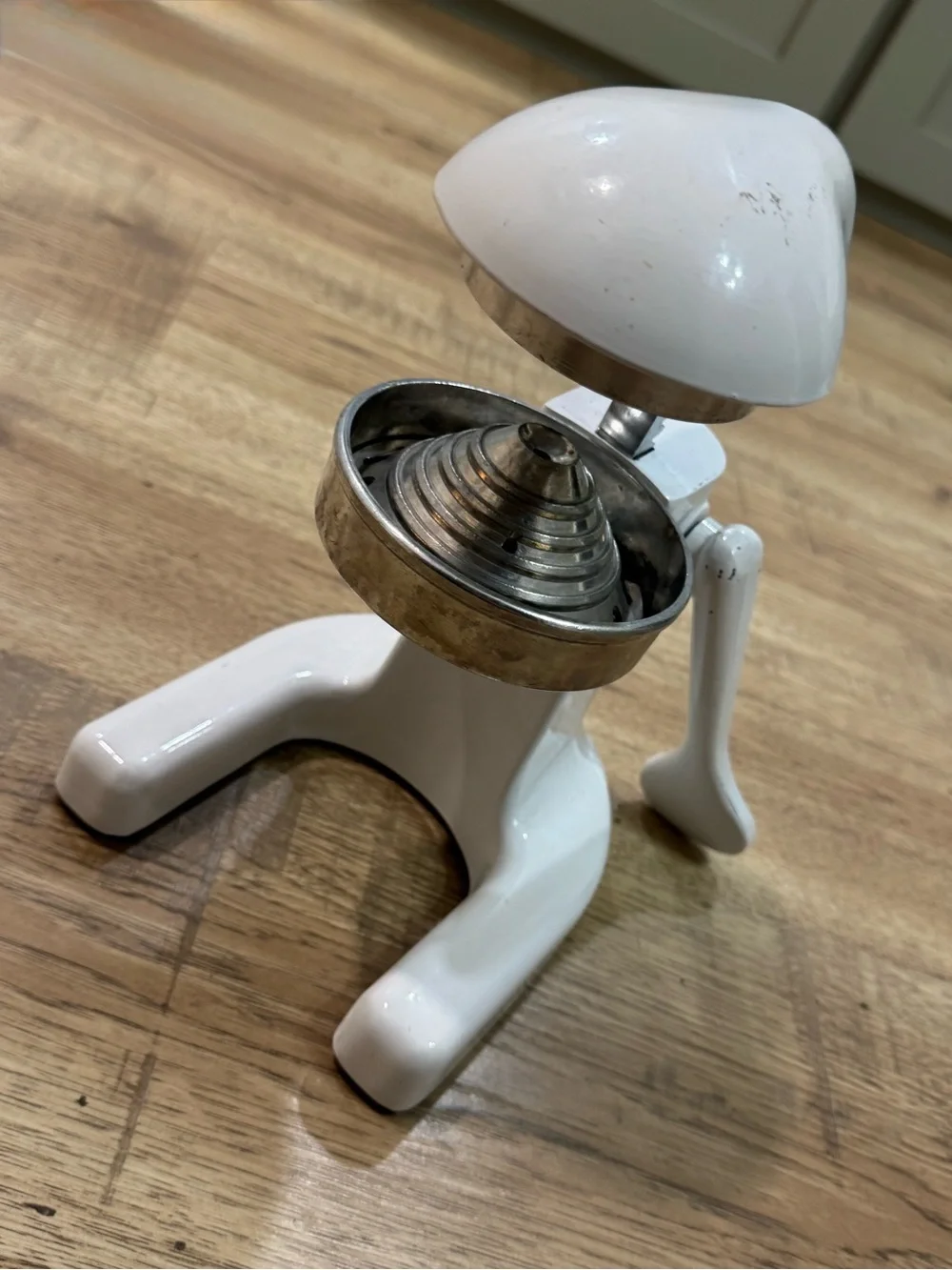 Vintage 1950 hand juicer